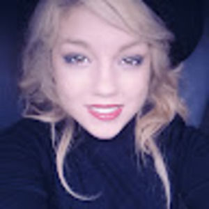 Meet your Posher, Caitlyn